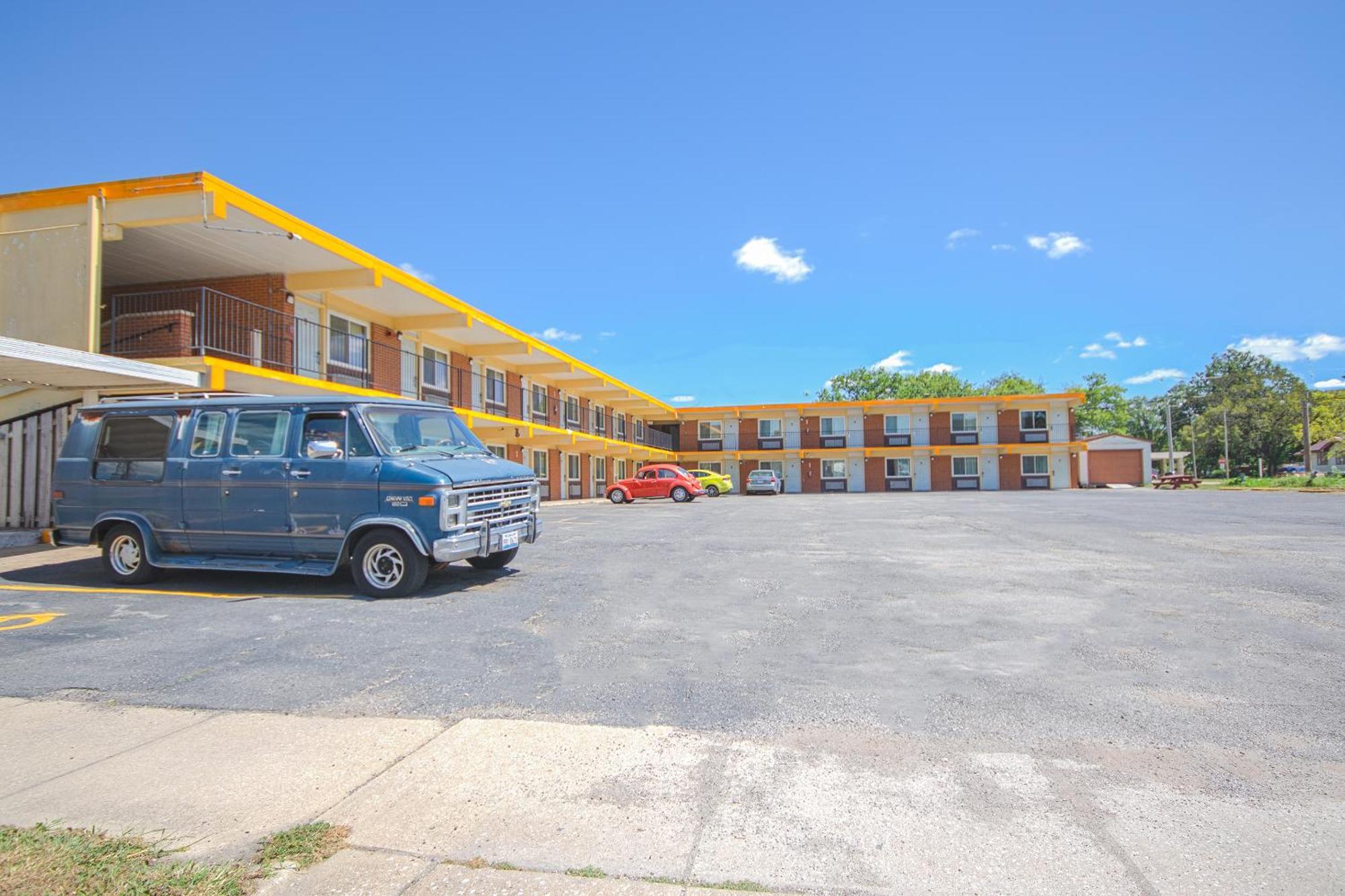 Centralia Motel Near Downtown By Oyo Екстер'єр фото
